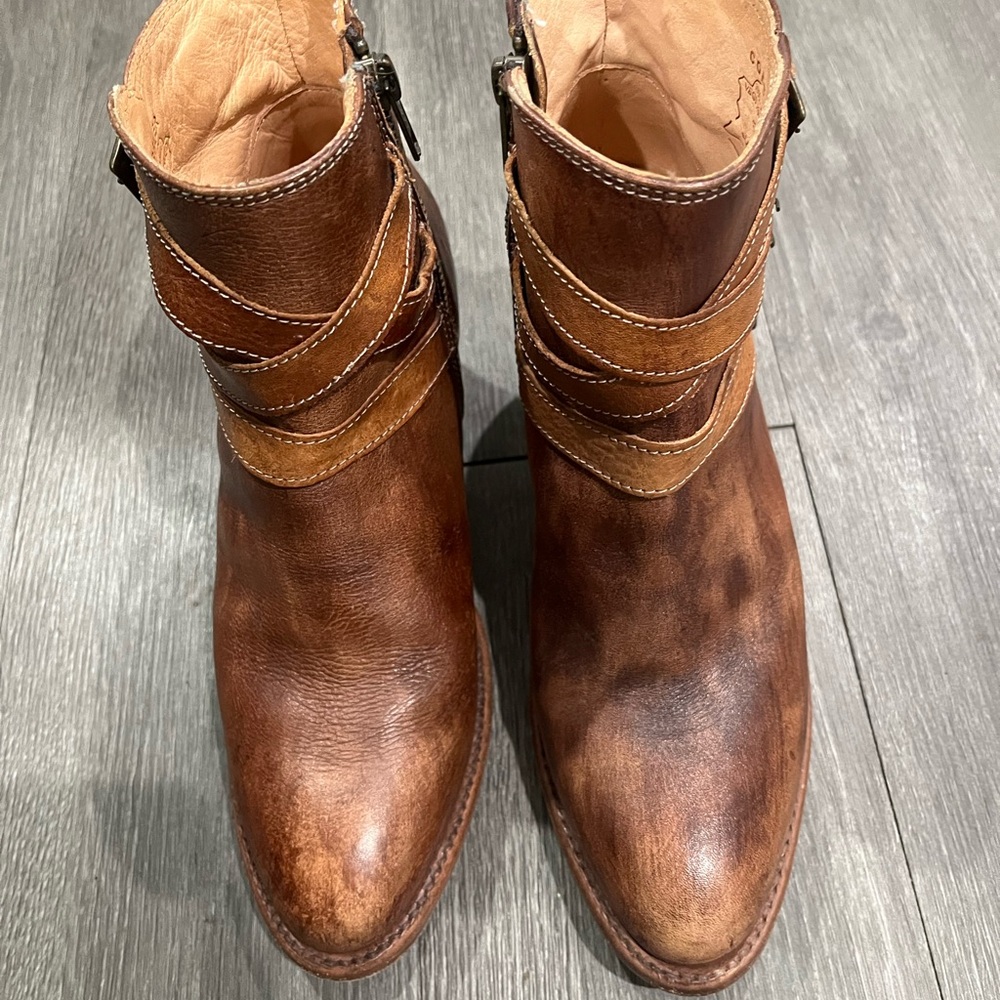 BED|STU Brown Leather Ankle Boots with Distressed Finish
